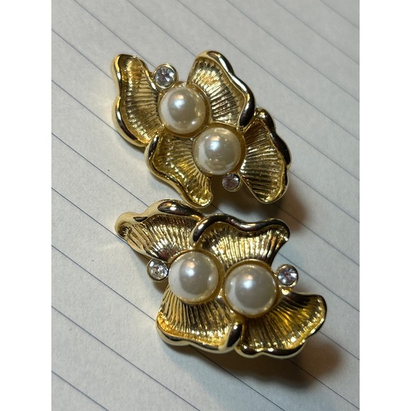 Vintage Gold Earrings Leaf Design with Pearls Zirconia clip on - Picture 1 of 7